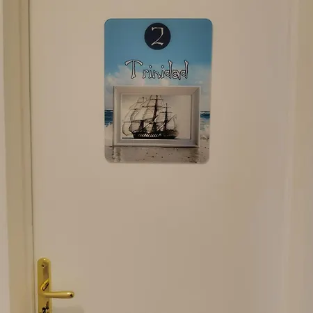 Alojamento de Acomodação e Pequeno-almoço La Tartana 3*