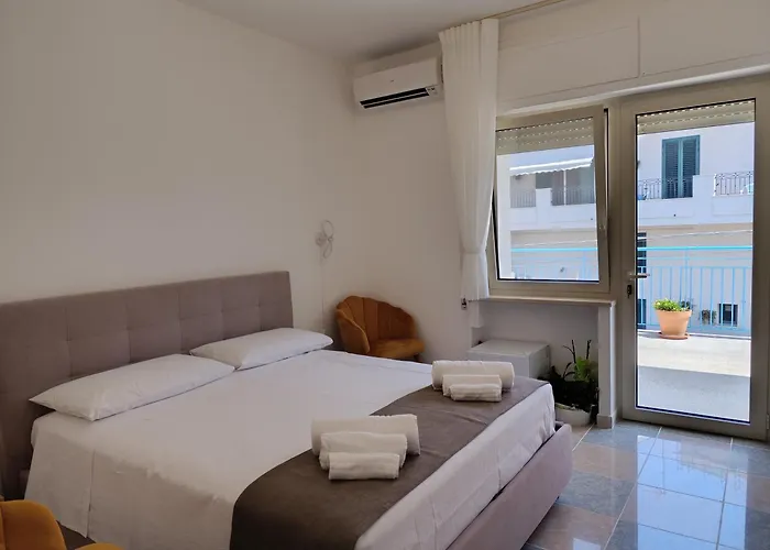 住宿加早餐酒店 La Tartana Castro (Lecce)